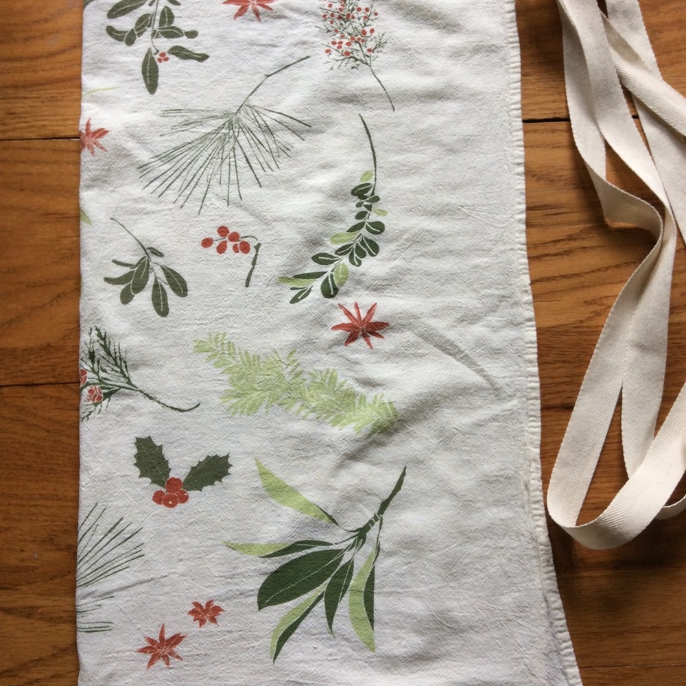 Broughs+Berries Bistro Apron 🌿🌱 - Picture 6 of 13